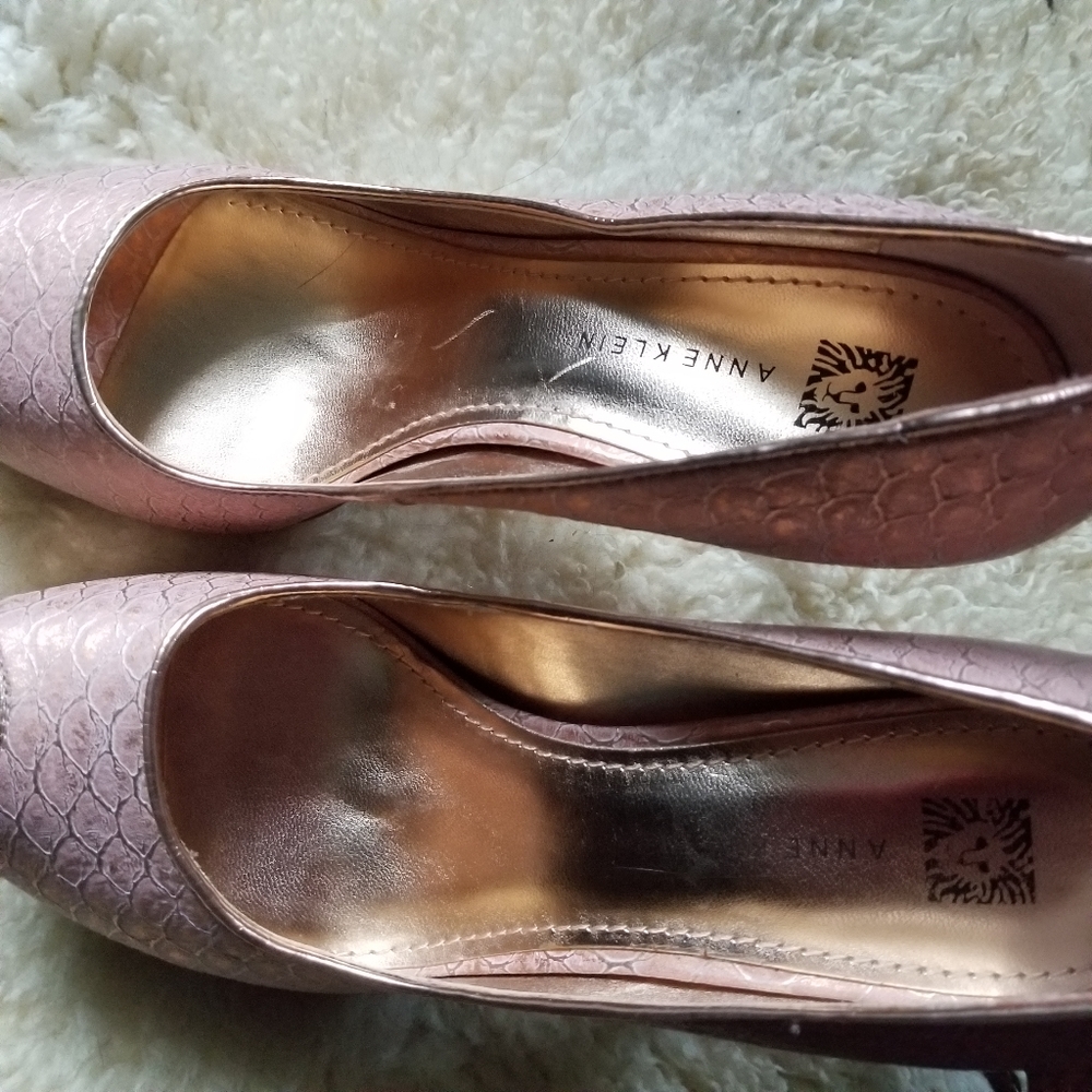 Anne Klein Aksheela Pink/Gold Peep-Toe Pumps, SZ 8 - Picture 4 of 5